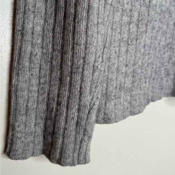 BANANA REPUBLIC SWEATER TOP - Picture 5 of 6